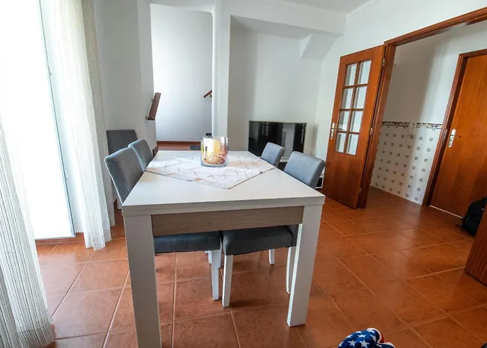 Bayview A Sua Casa à Beira Mar - 20 Mt Da E Da Famosa Bola Nivea Nazaré